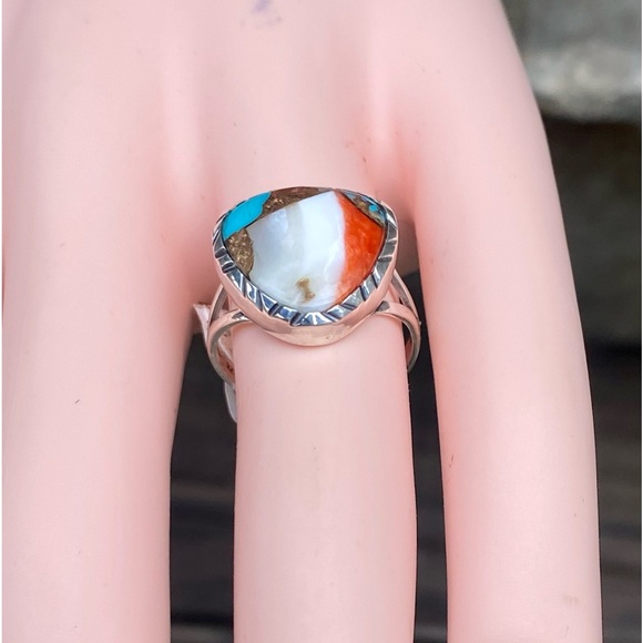 Spiny Oyster Turquoise Ring - Picture 2 of 16